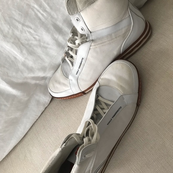 Men Y-3 white sneakers size 9 comes with dust bag too - Picture 5 of 7